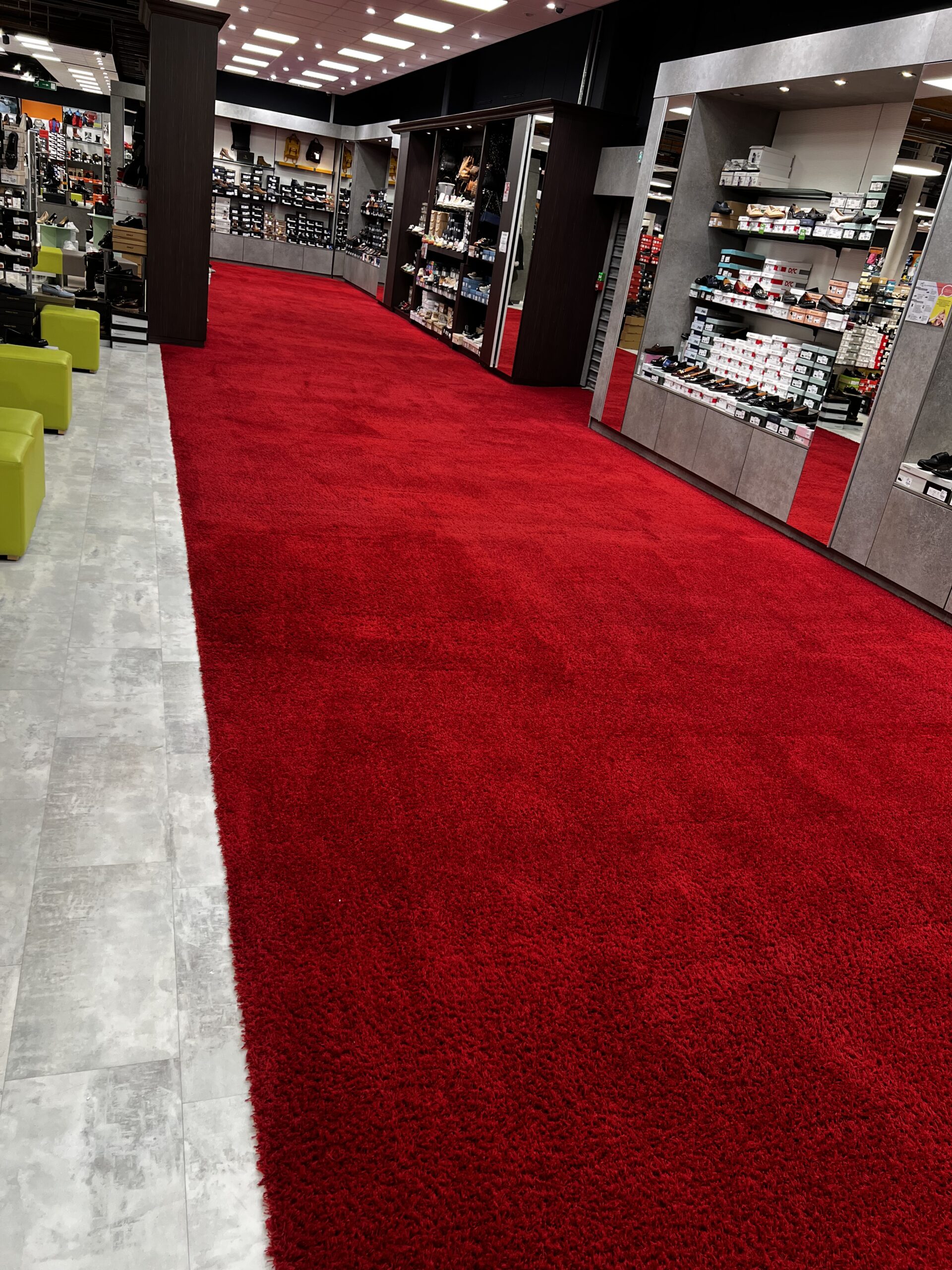 Nettoyage moquette magasin avant après